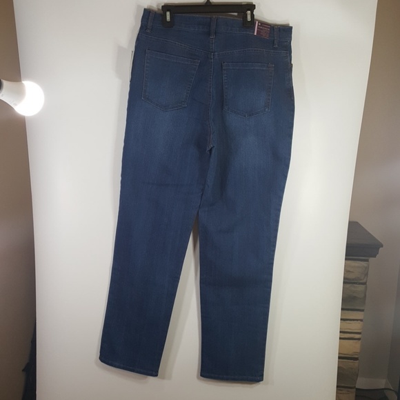 Gloria Vanderbilt Amanda Jeans - Picture 2 of 2